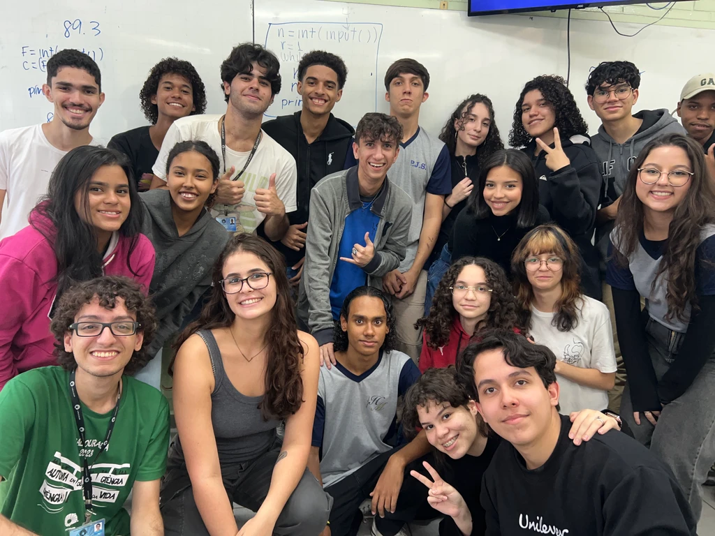 Foto da turma na escola Hercy Moraes